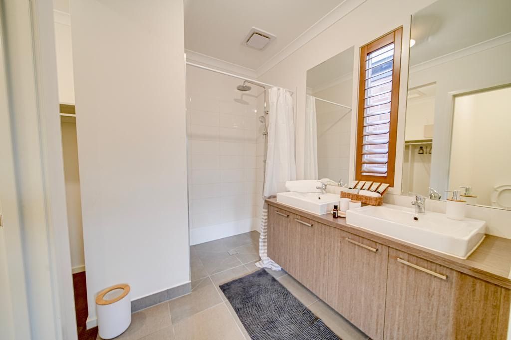 9d13fdf6 be54-4bc8-bd9e-20c377a1451b-lg-Serenity-Ensuite