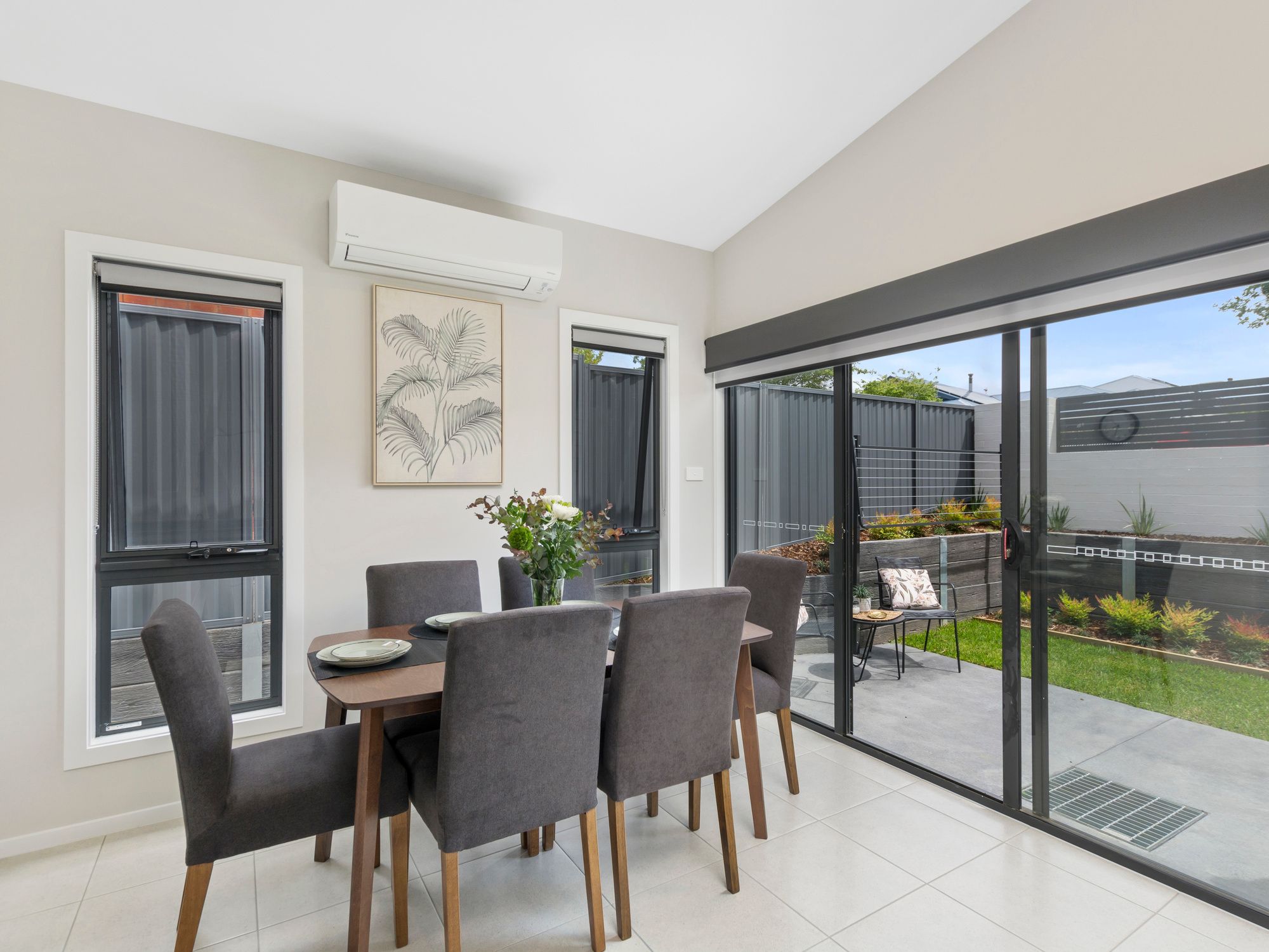 006 Open2view_ID719733-160_Kinghorne_Street