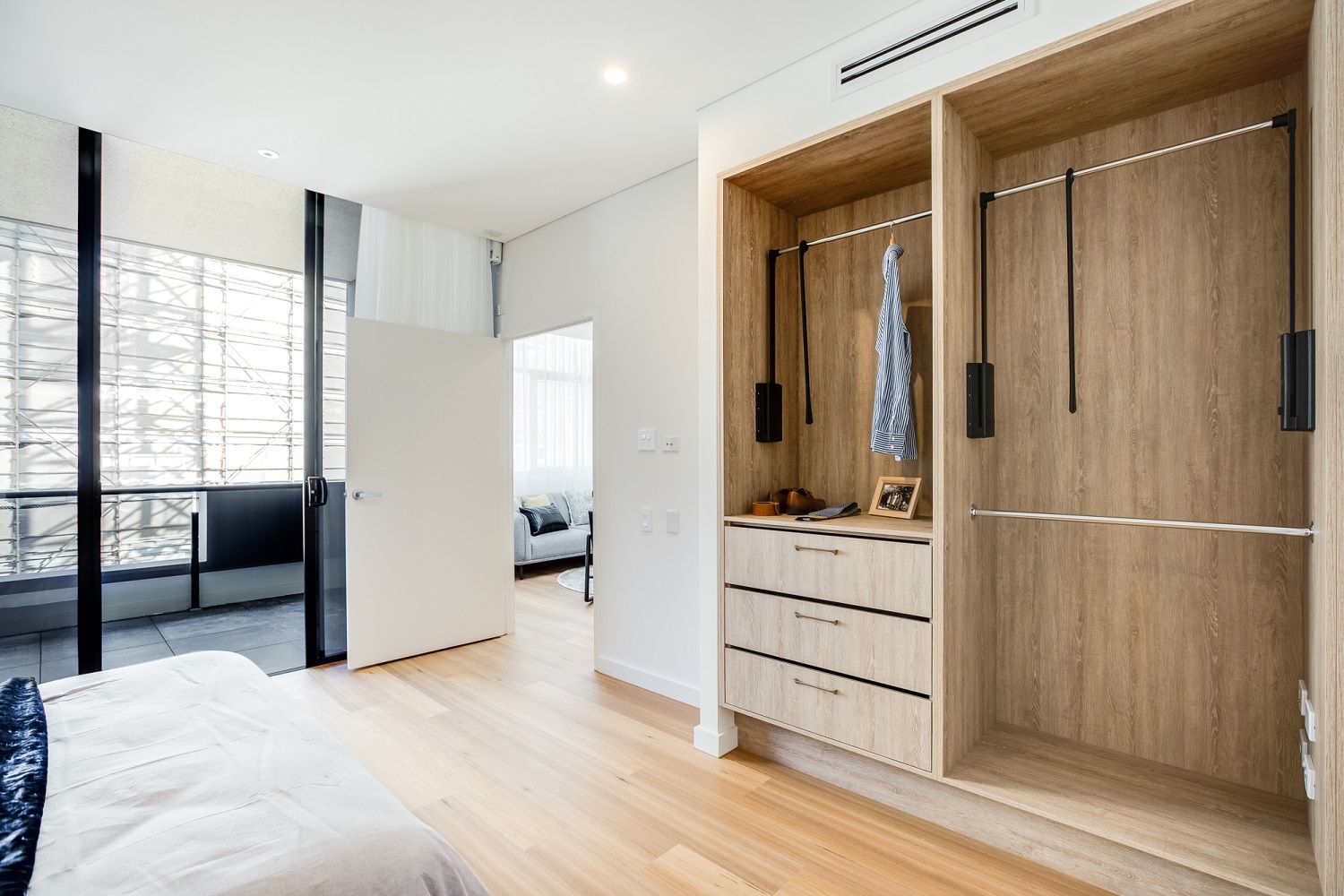 Astina ESQOVER55_WEB_04