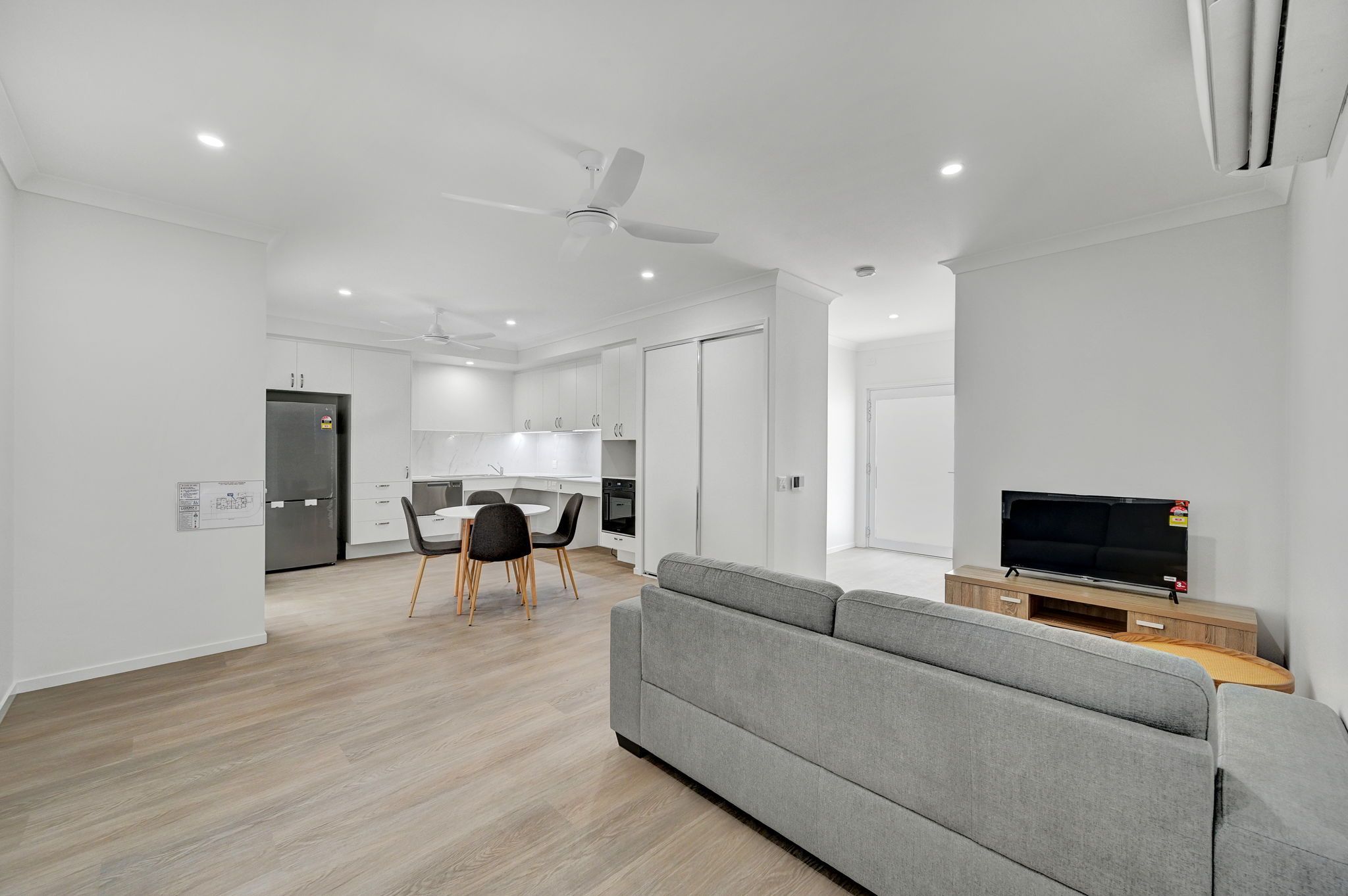 Santal St 31   Kit Liv Din