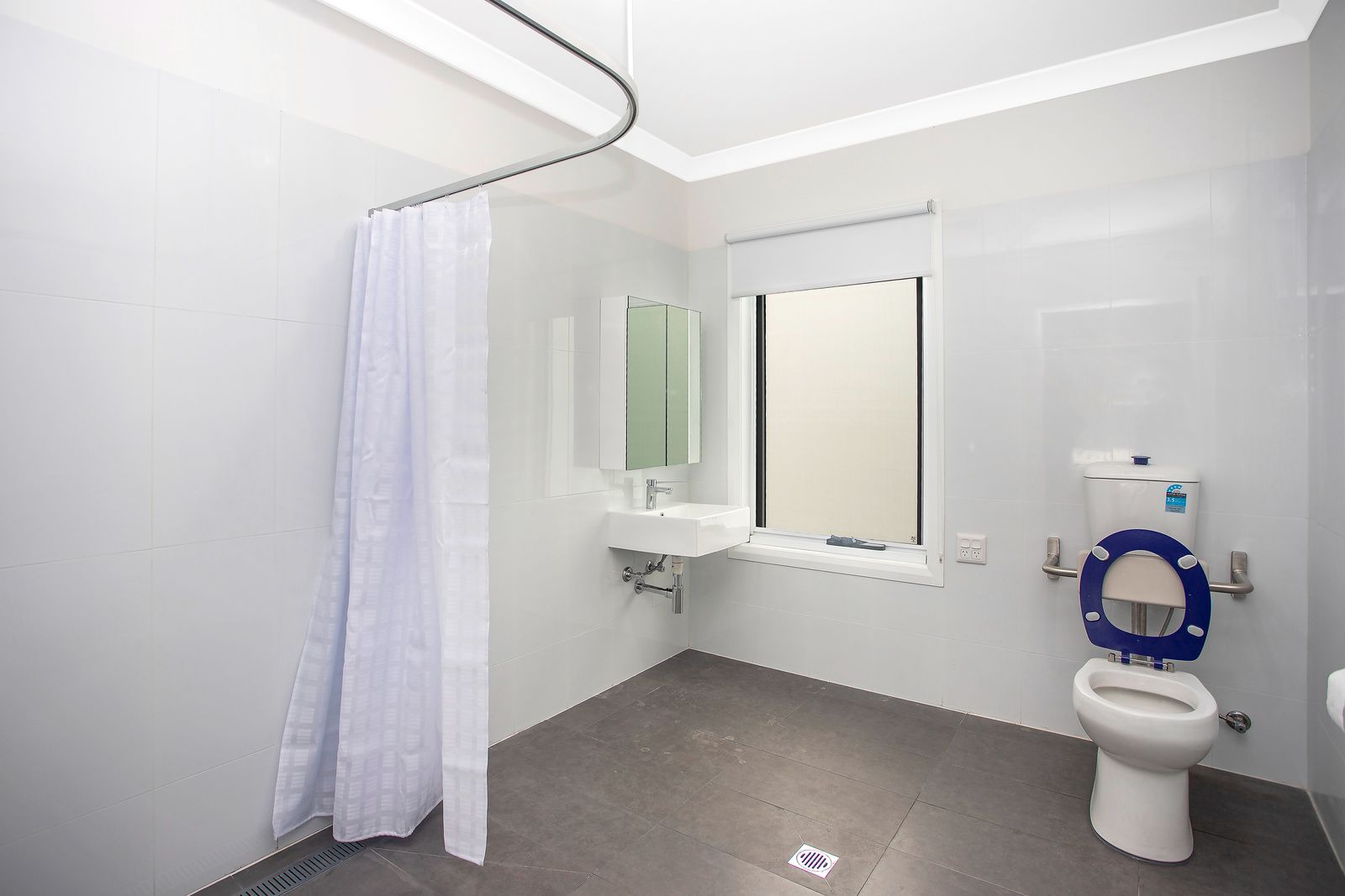 010 Open2view_ID811880-697A_Main_Road