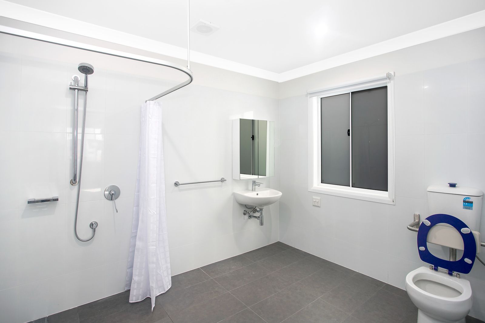 015 Open2view_ID811880-697A_Main_Road