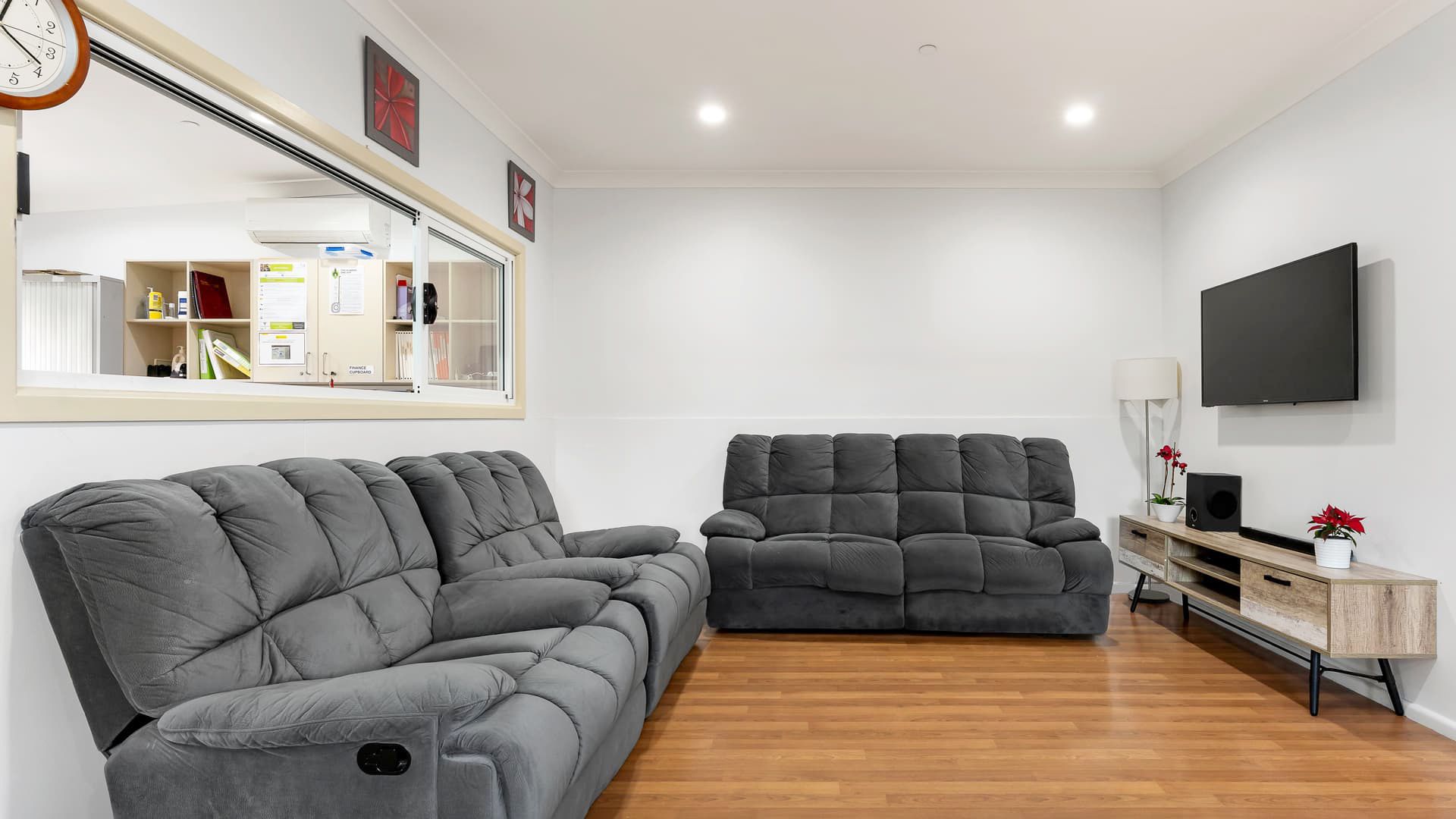 LWBV 496579_148_Caringbah_Road_024