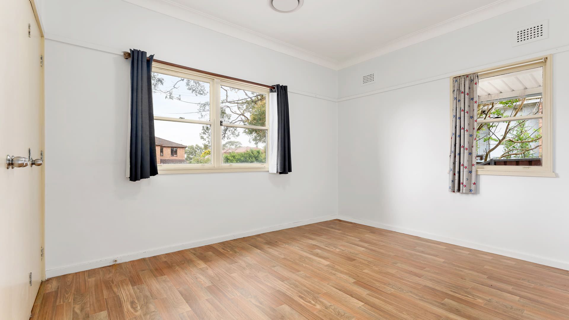 LWBV 496579_148_Caringbah_Road_065