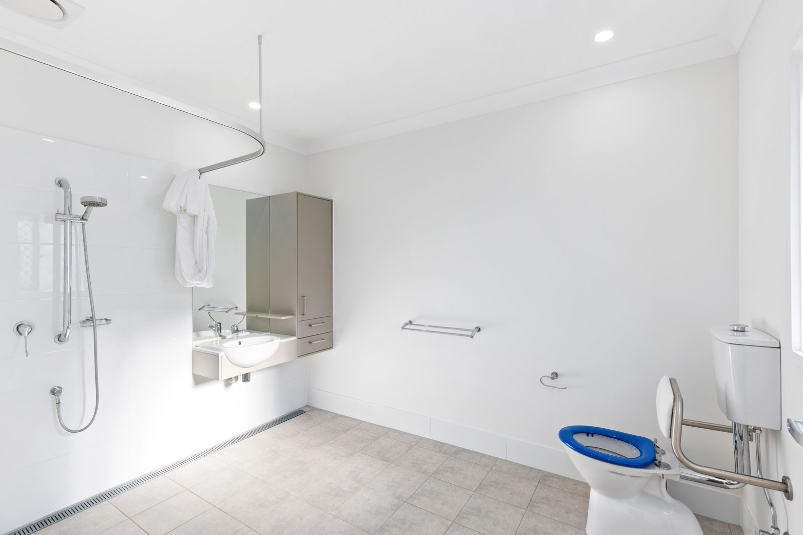 004 Open2view_ID787666-31_Princess_Street