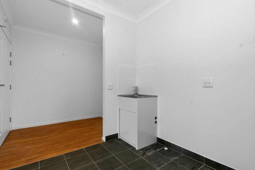 Loretta St 10   Laundry