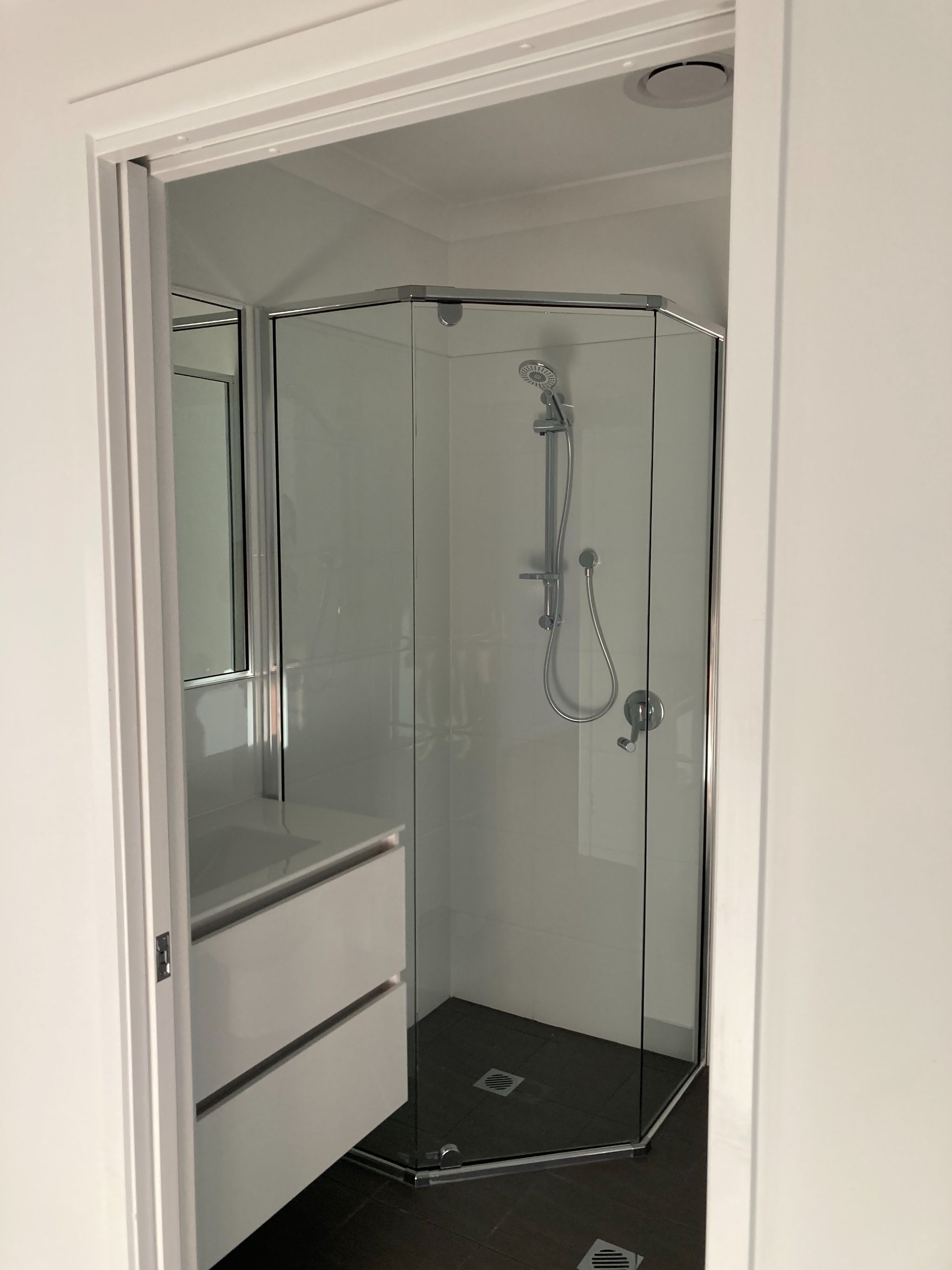 Staff bathroom room 2