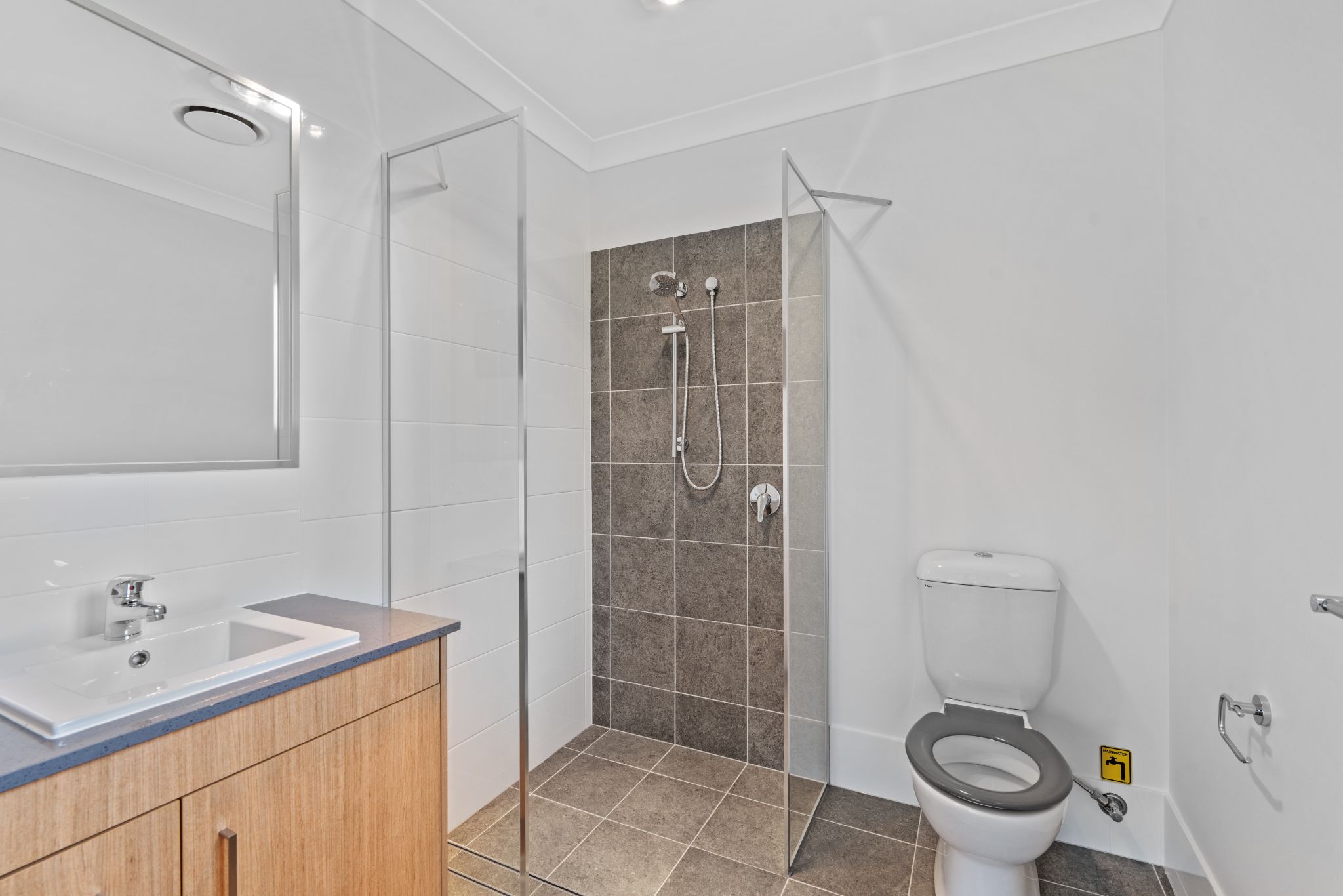 015 Open2view_ID912122-23_Latsky_Dr___Cotswold_Hills