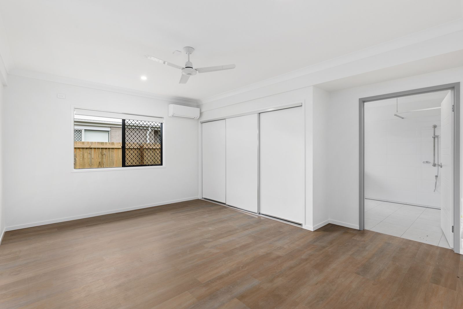 001 Open2view_ID782706-13a_Carron_Court