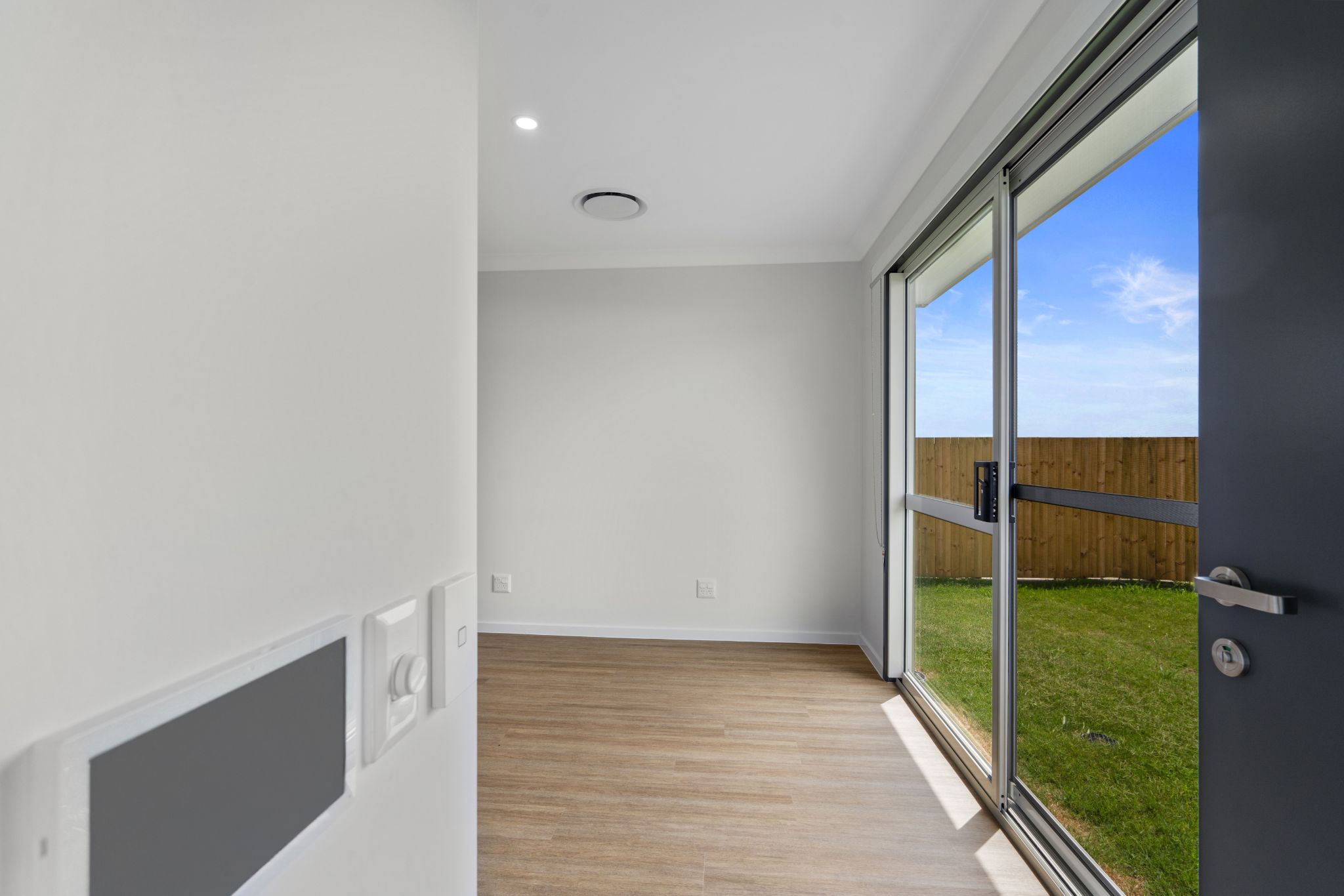 017 Open2view_ID912122-23_Latsky_Dr___Cotswold_Hills