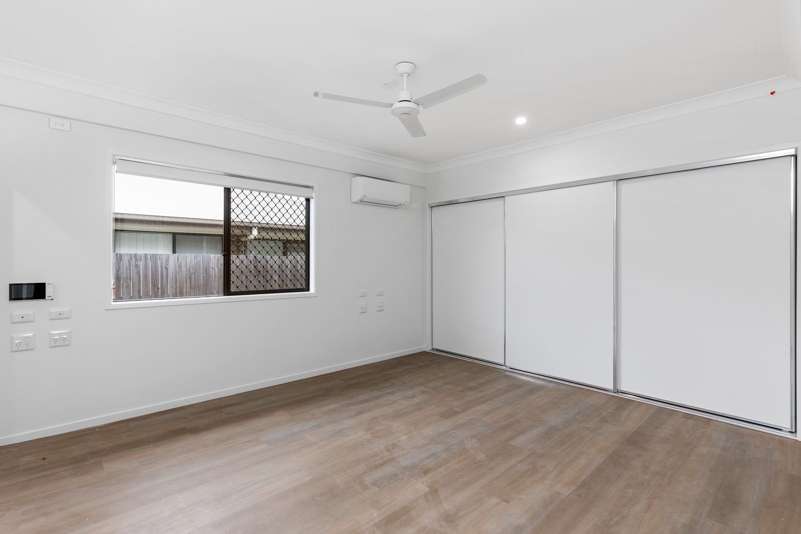 003 Open2view_ID782706-13a_Carron_Court