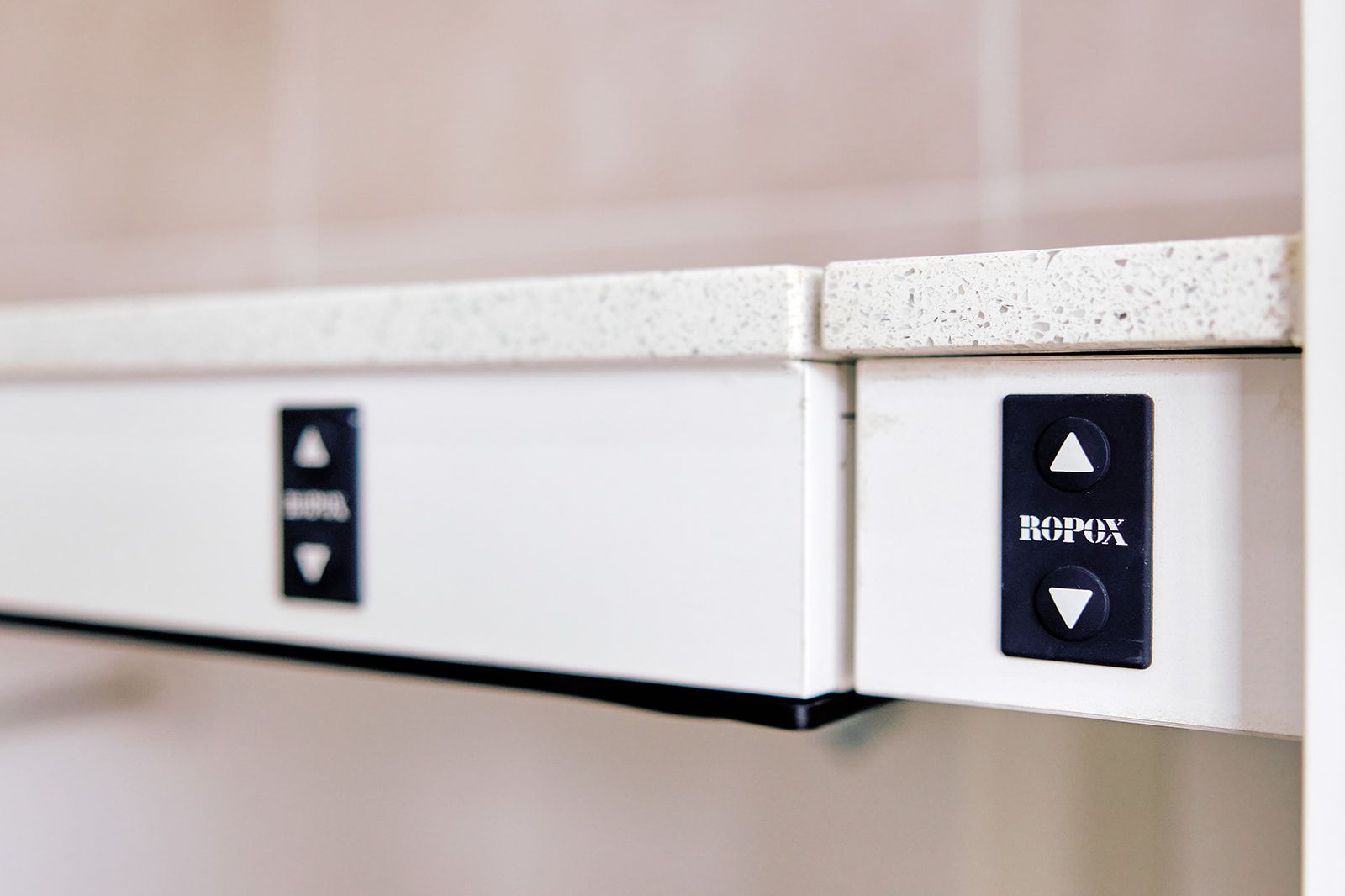 Adjustable kitchen bench