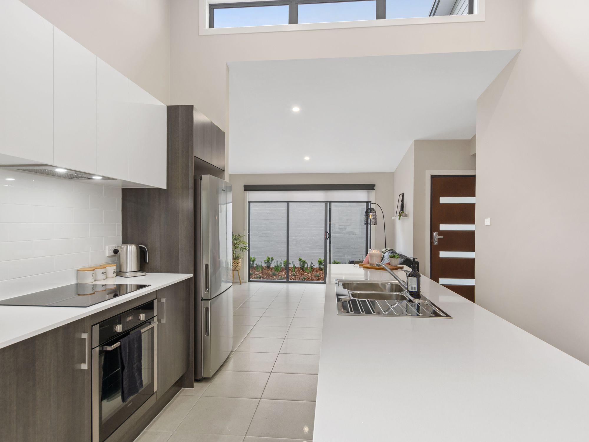 005 Open2view_ID719733-160_Kinghorne_Street