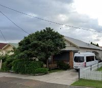 73 National Park St Front