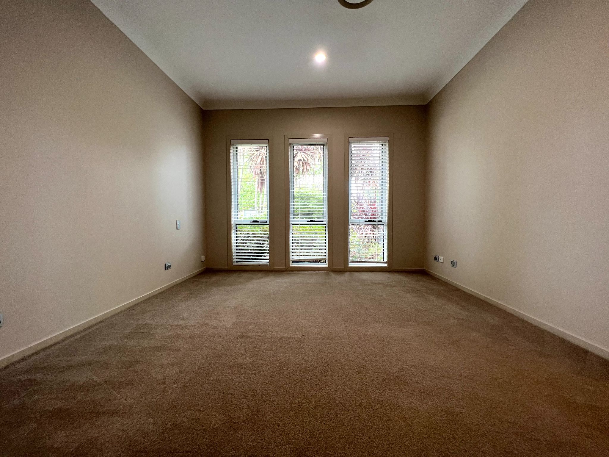 5A2DE68D AD0A-4084-8FC5-8DECD0DC35DF