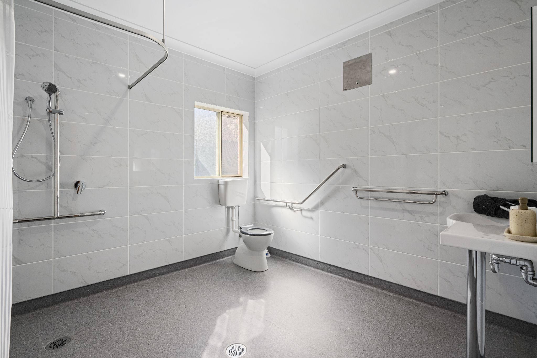 15 St Johns Rd Thurgoona 2640