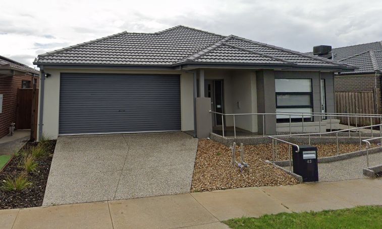 Tarneit Henderson Drive Facade