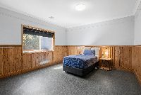 15 St Johns Rd Thurgoona 8