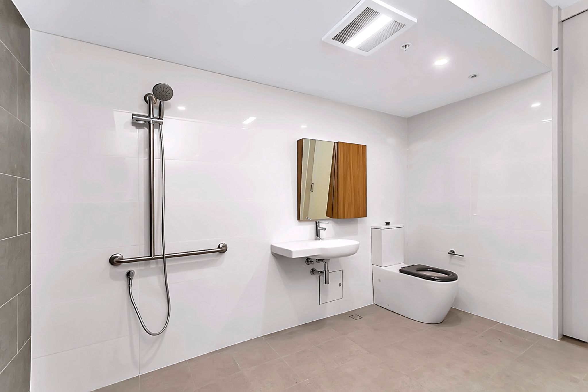 Bathroom 2  17 pattie