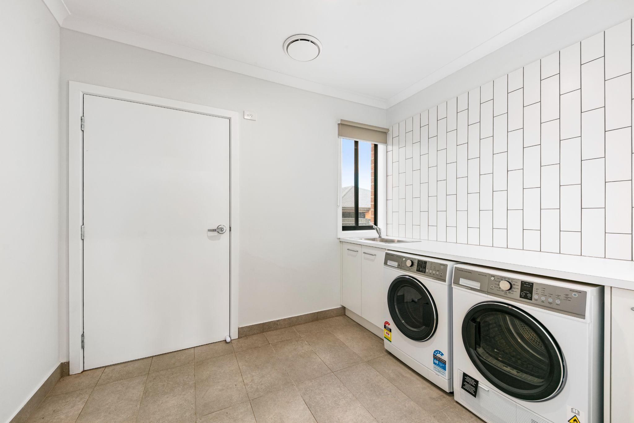 Grandvista Blvd Werribee  16)