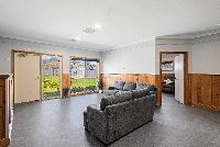 15 St Johns Rd Thurgoona 25