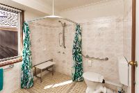 SIL023 LR_Budgewoi_bathroom 3