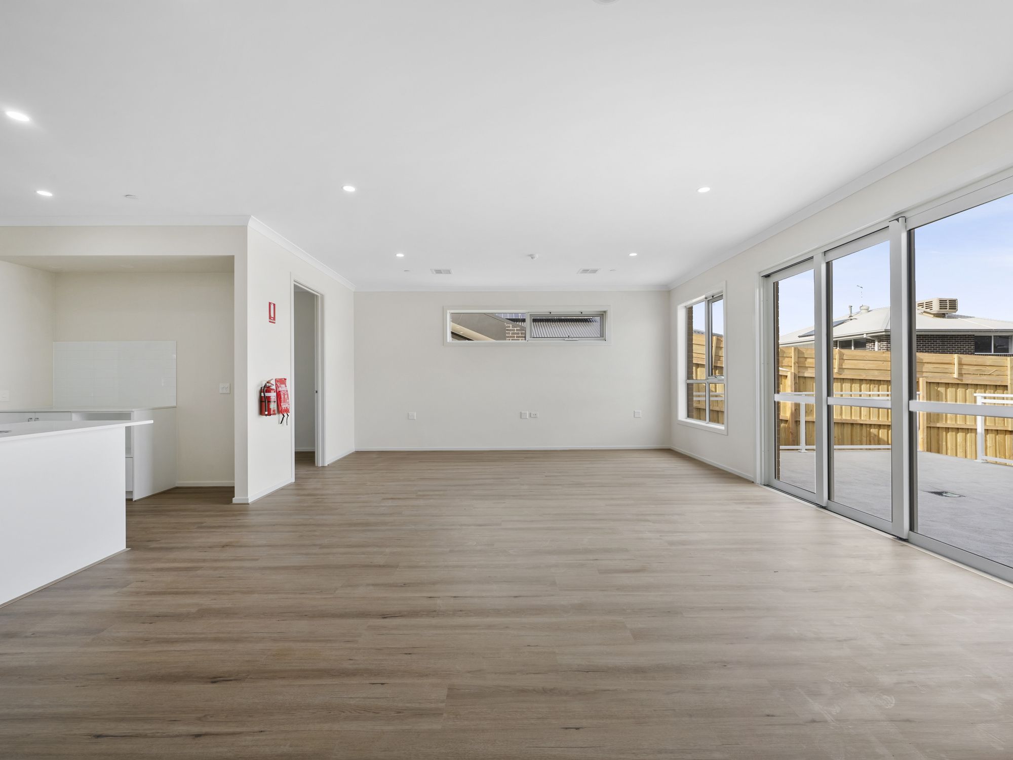 003 Open2view_ID884256-25_Nightmarch_Street