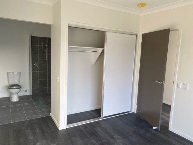 Beaming rd   Bedroom ensuite