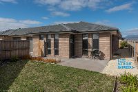 2 37 Menin Dr-Exterior front (HERO)