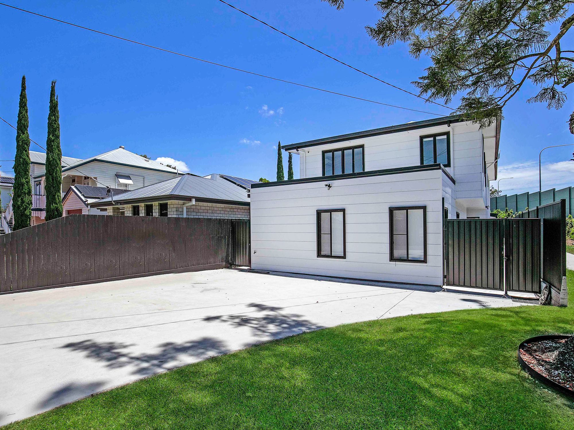 001 Open2view_ID850861-1_Dresden_Street