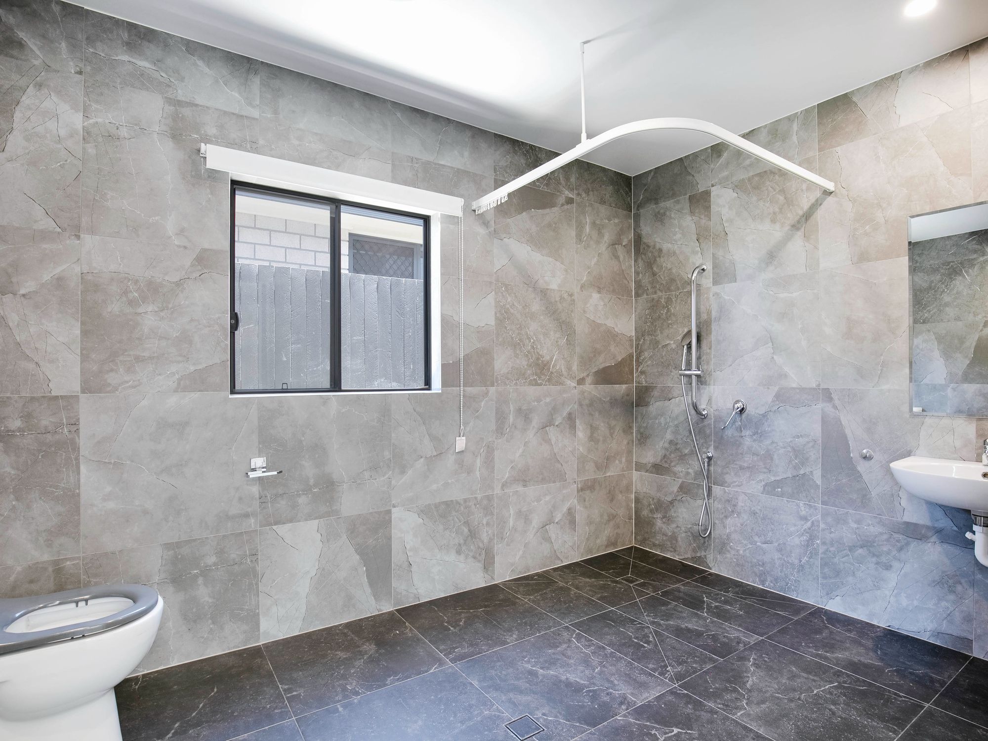 004 Open2view_ID850861-1_Dresden_Street