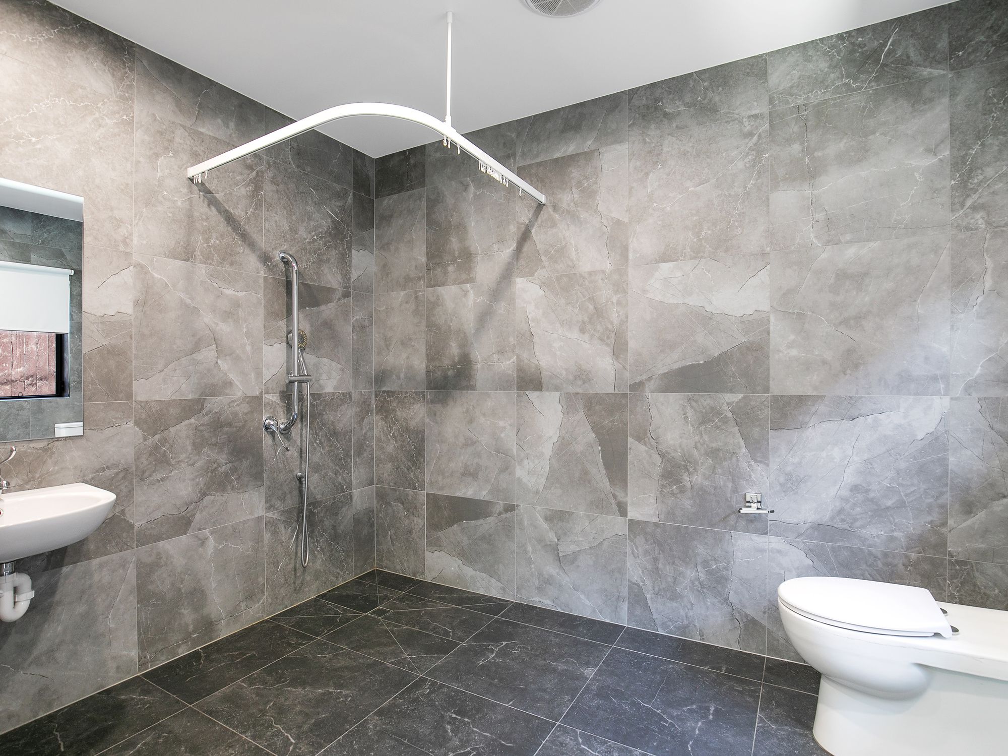 009 Open2view_ID850861-1_Dresden_Street