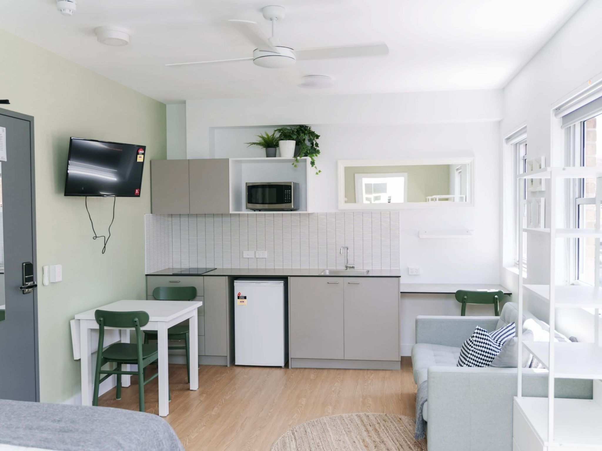 635f10b127b3821f6398058d Bell – 3