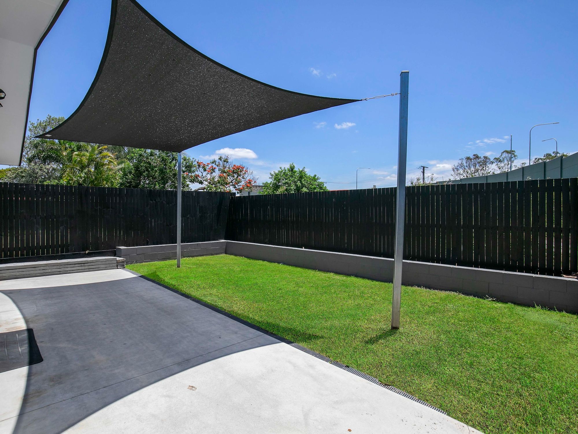 015 Open2view_ID850861-1_Dresden_Street