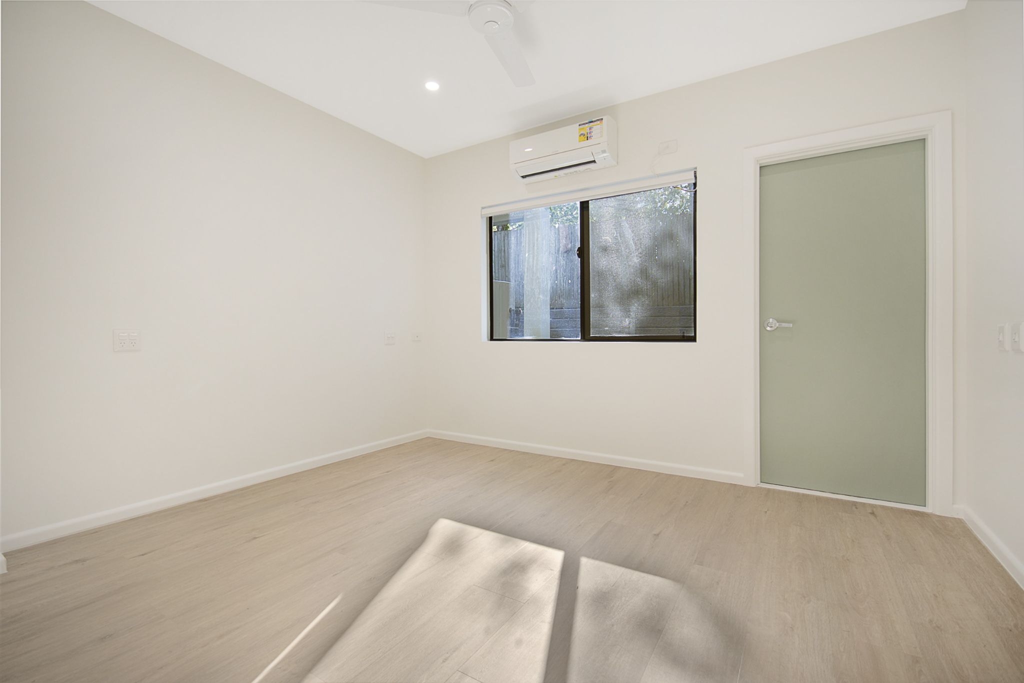 Downstairs Office   34 Boxgrove Ave, Wynnum 3