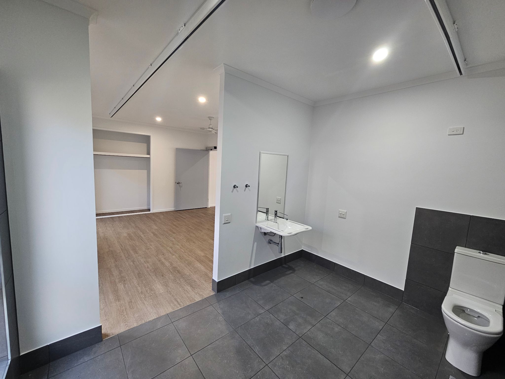 Beroom 3 Bathroom Alternate