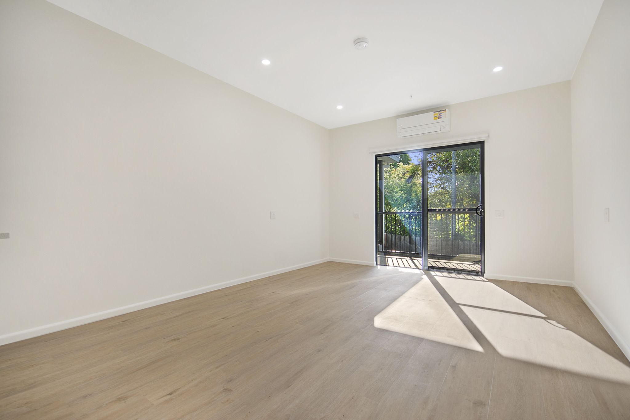 Upstairs Office   34 Boxgrove Ave, Wynnum 1