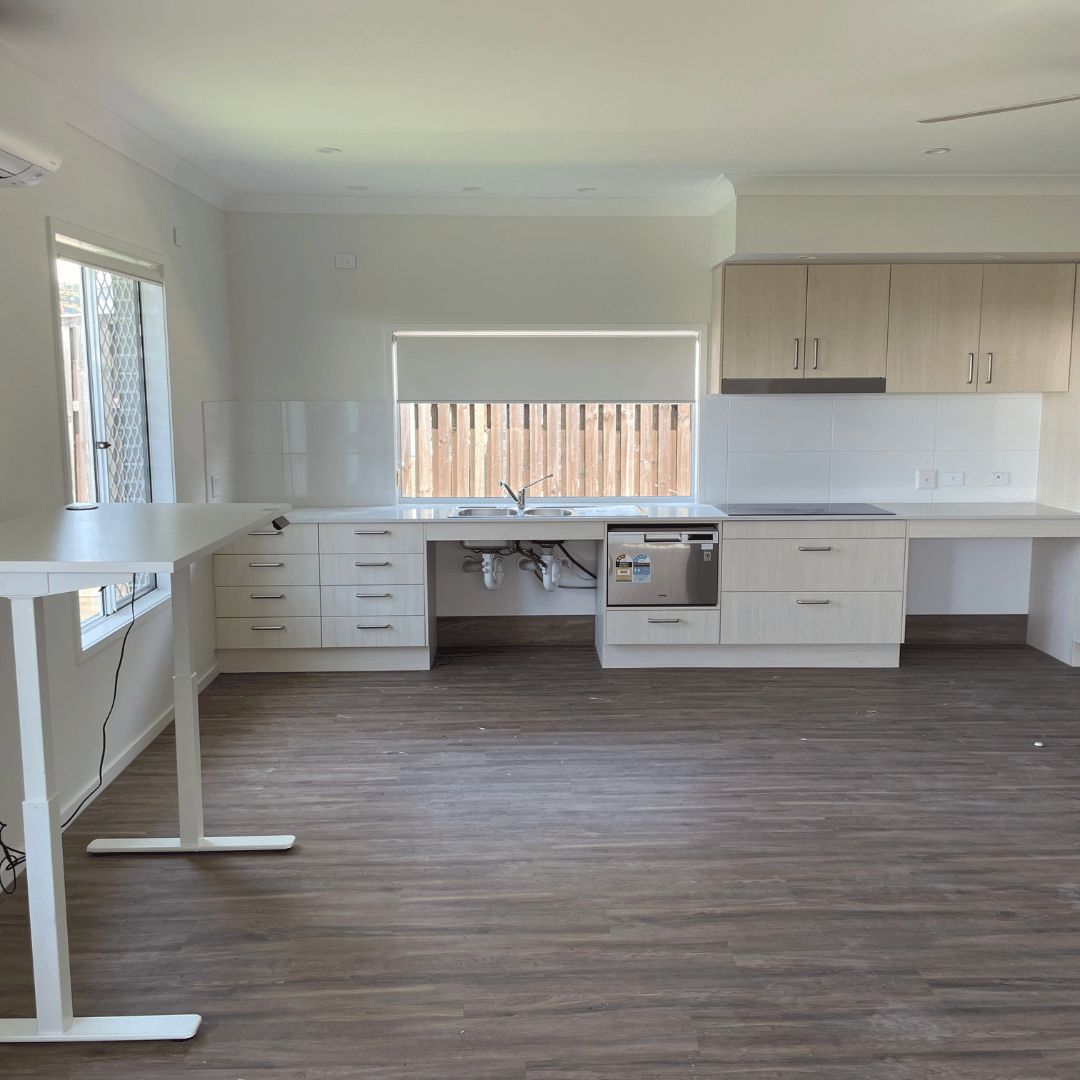 Bognuda St  Bundamba - Kitchen